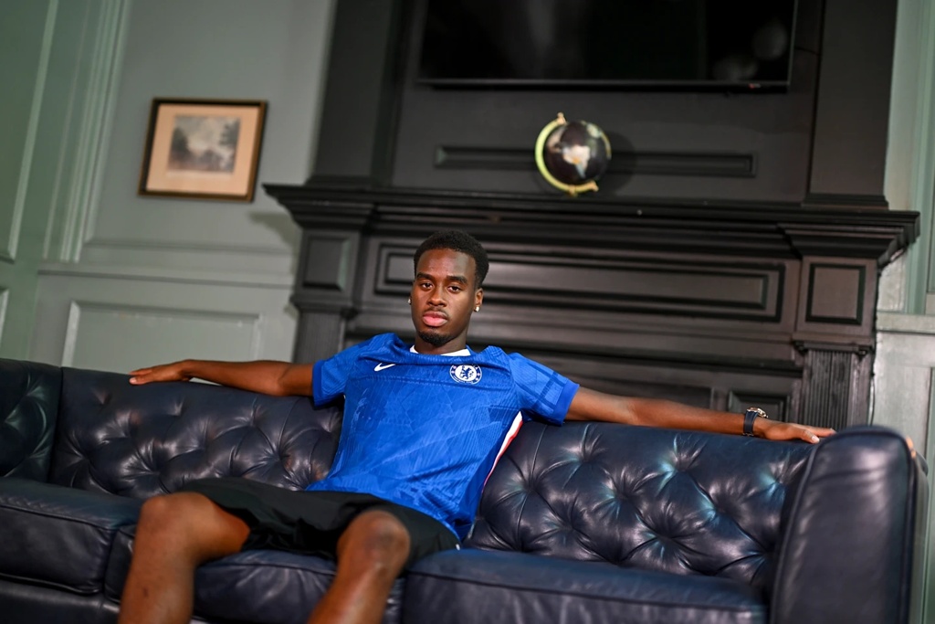 吉滕斯：我很有创造力&球风直接，要帮助切尔西争夺重要奖杯