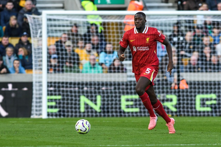 邮报：利物浦追新中卫不代表会放走科纳特，红军仍想与他续约