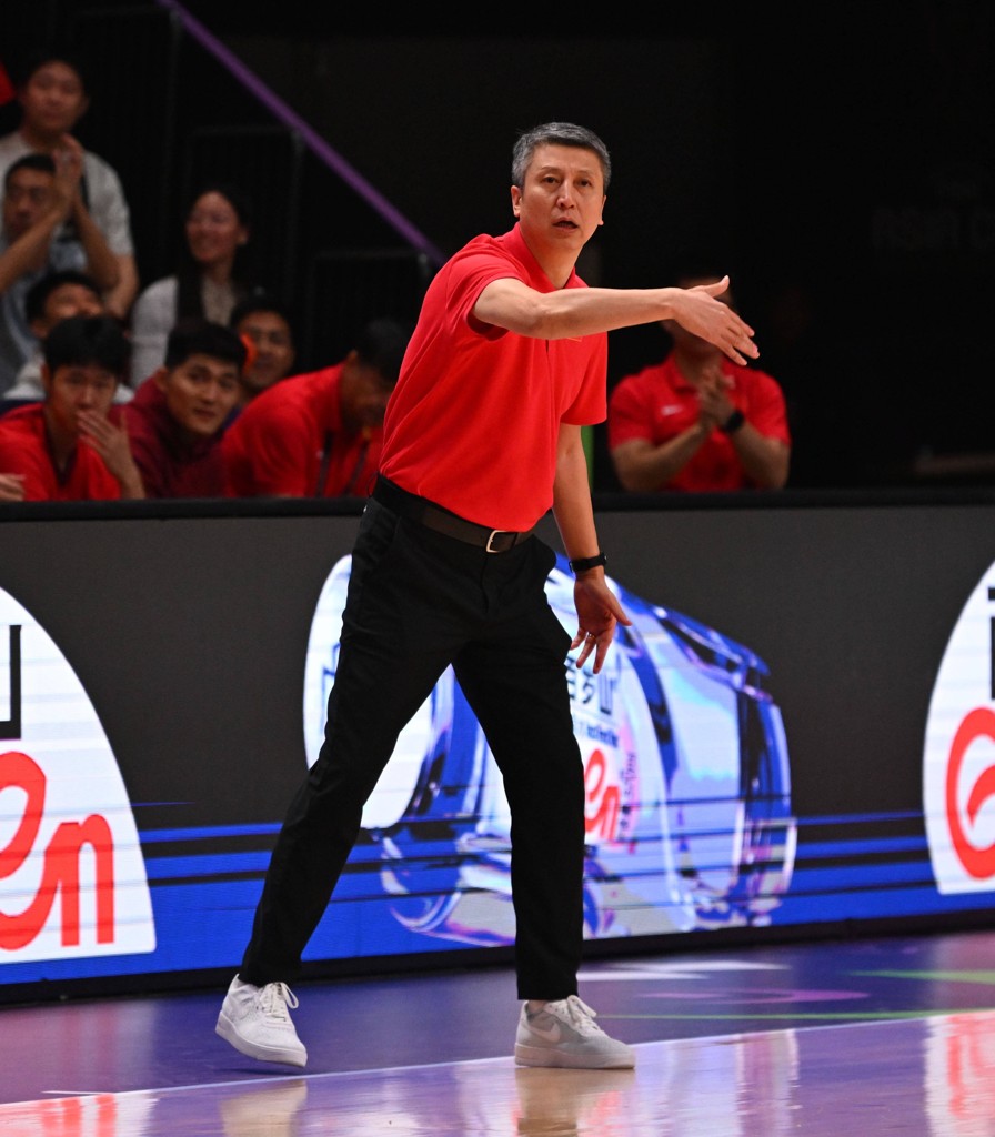 接中国男篮这个摊子时有没怕过？郭士强：没有 义不容辞